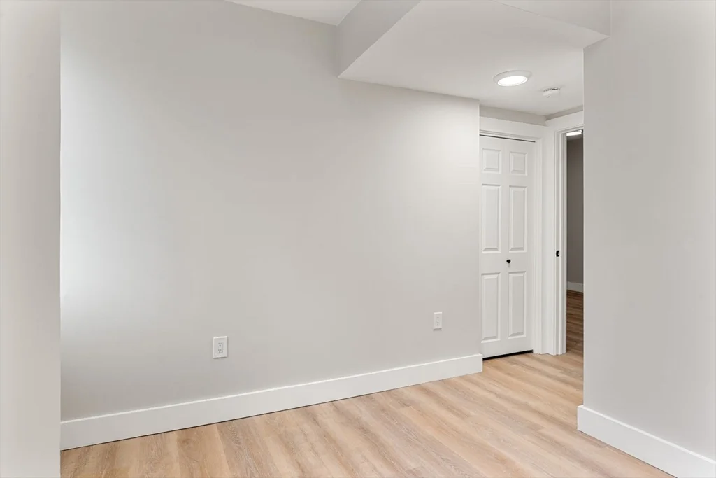 17 M St, South Boston