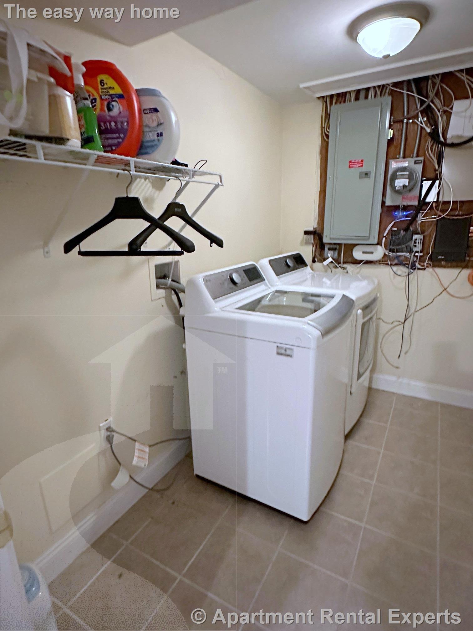 6 Farmers Circle, Arlington Center