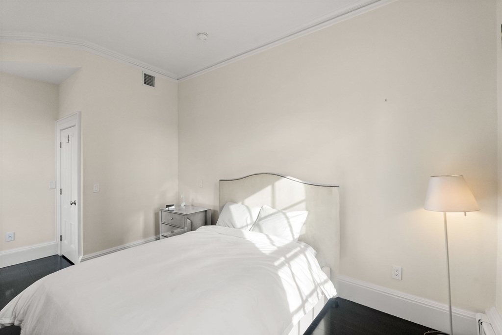 285 Clarendon St, Back Bay