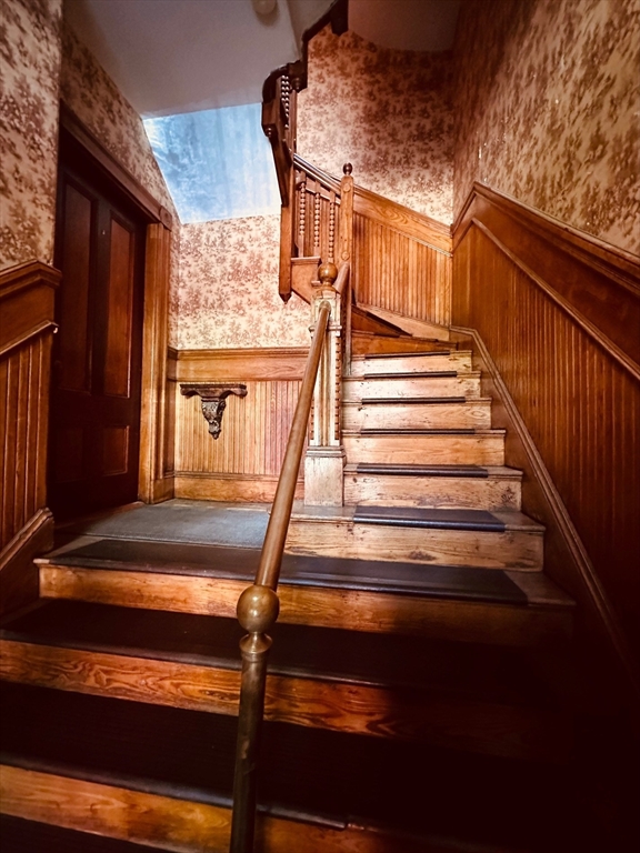 61 Monument Ave, Charlestown