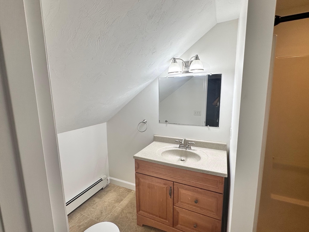 146 Hayden Rowe, Hopkinton