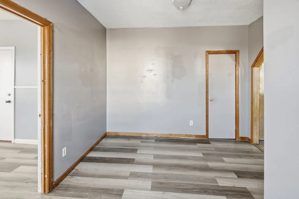 857 S 1st St, New Bedford