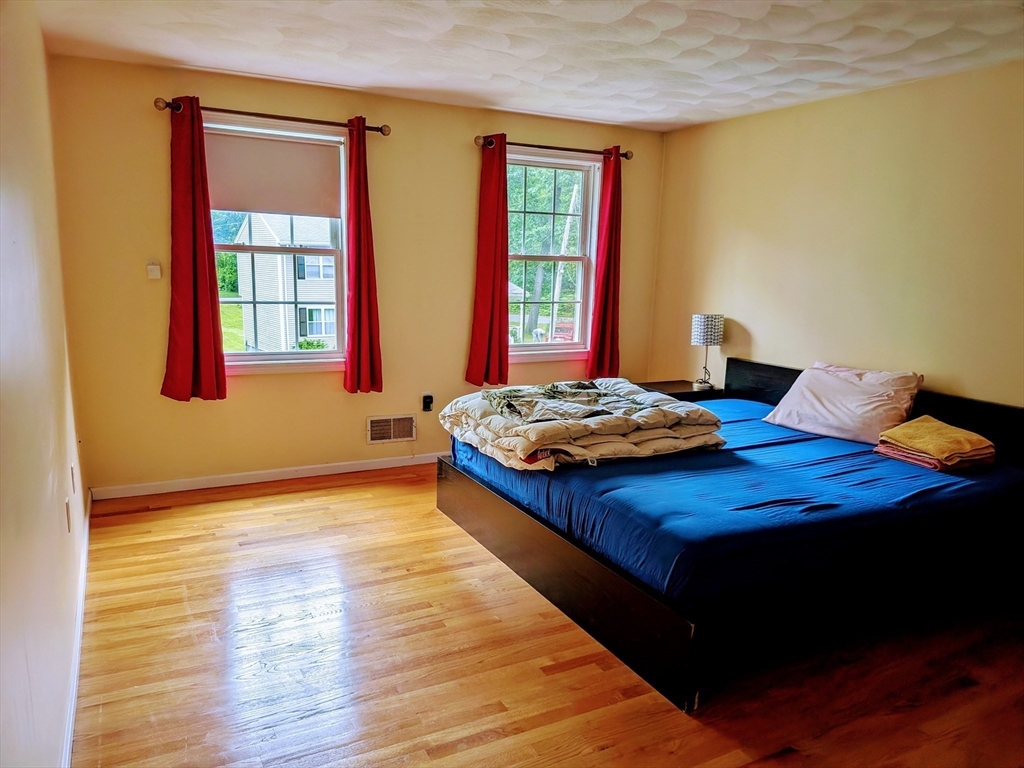 7 Van Norden Rd, Burlington