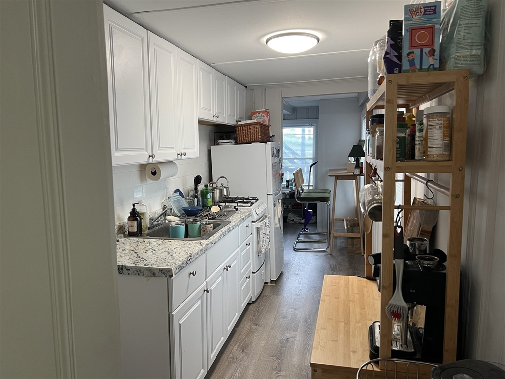 21 Siren St, Winthrop