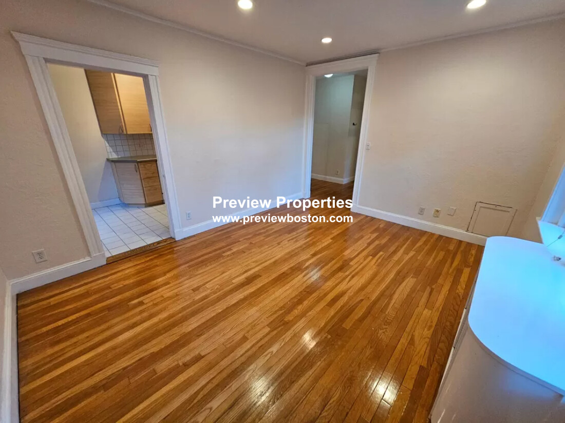 1945 Commonwealth Ave, Brighton