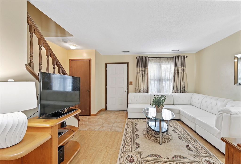 38 Rocky Nook, Malden