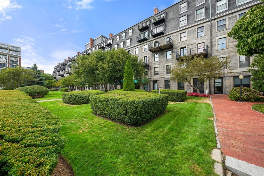 28 Atlantic Ave, Waterfront