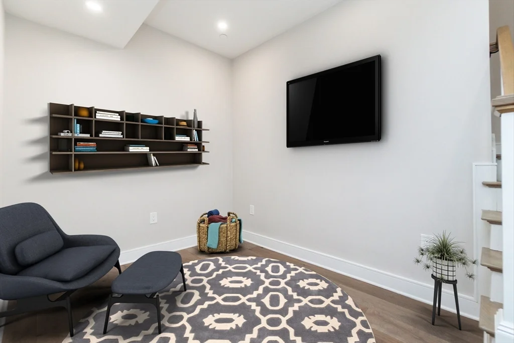 12 Reedsdale St, Allston