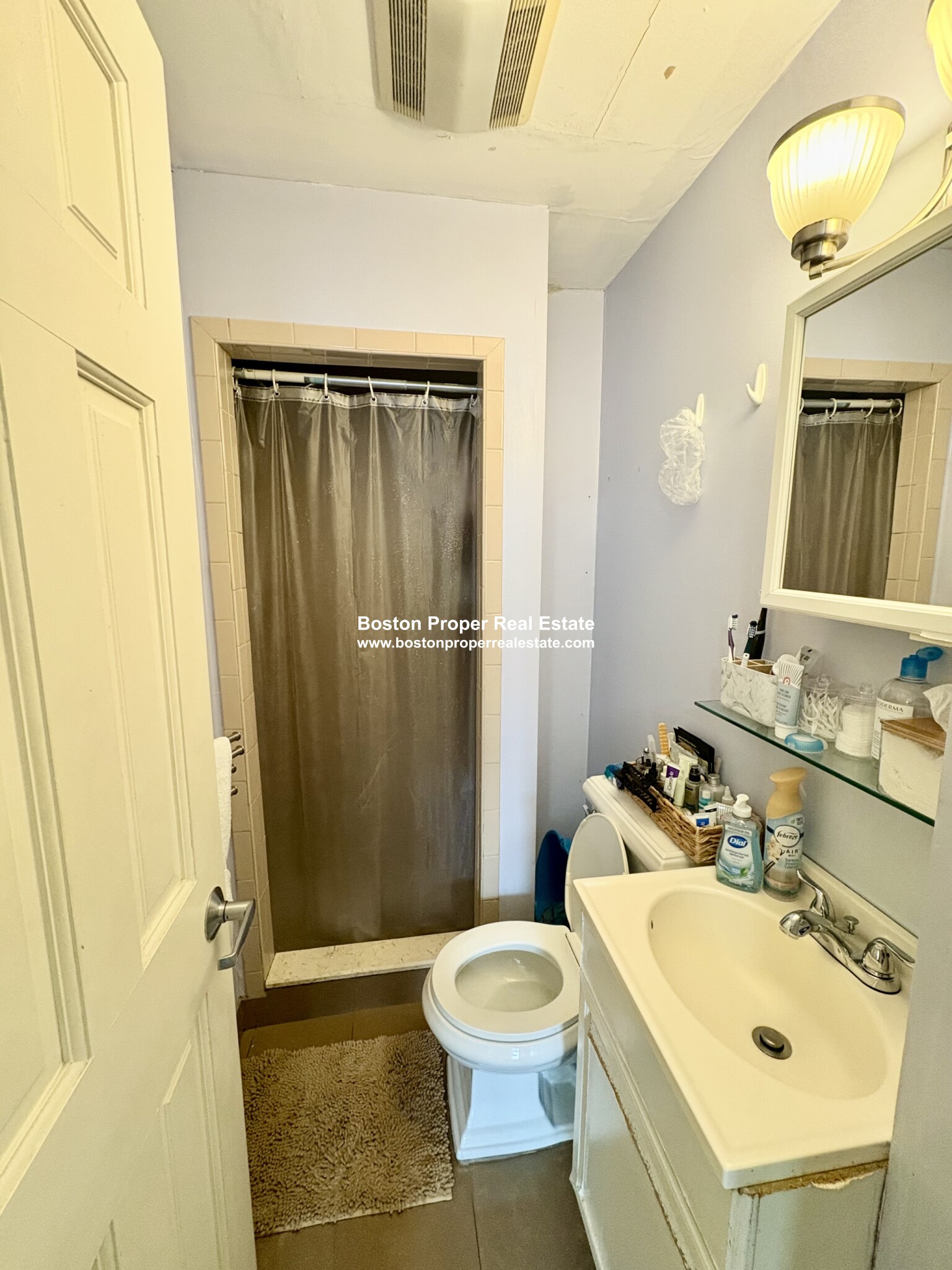 255 Newbury St, Back Bay