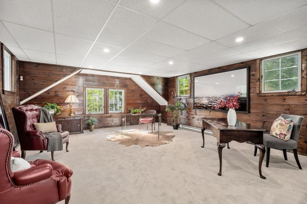 58 Country Club Rd, Newton