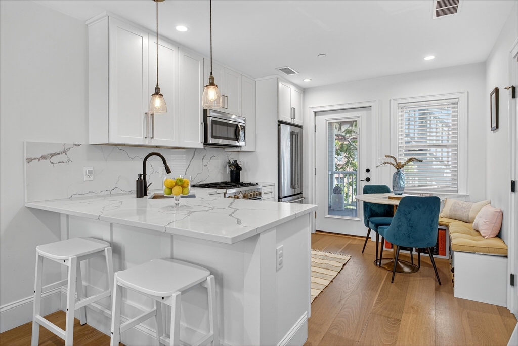 7 Bell Ct, South Boston