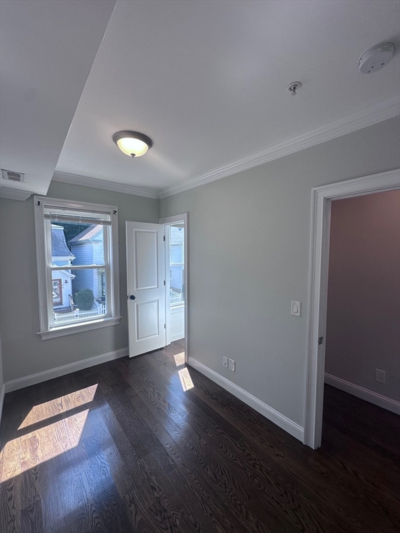 39 W Walnut Park, Roxbury
