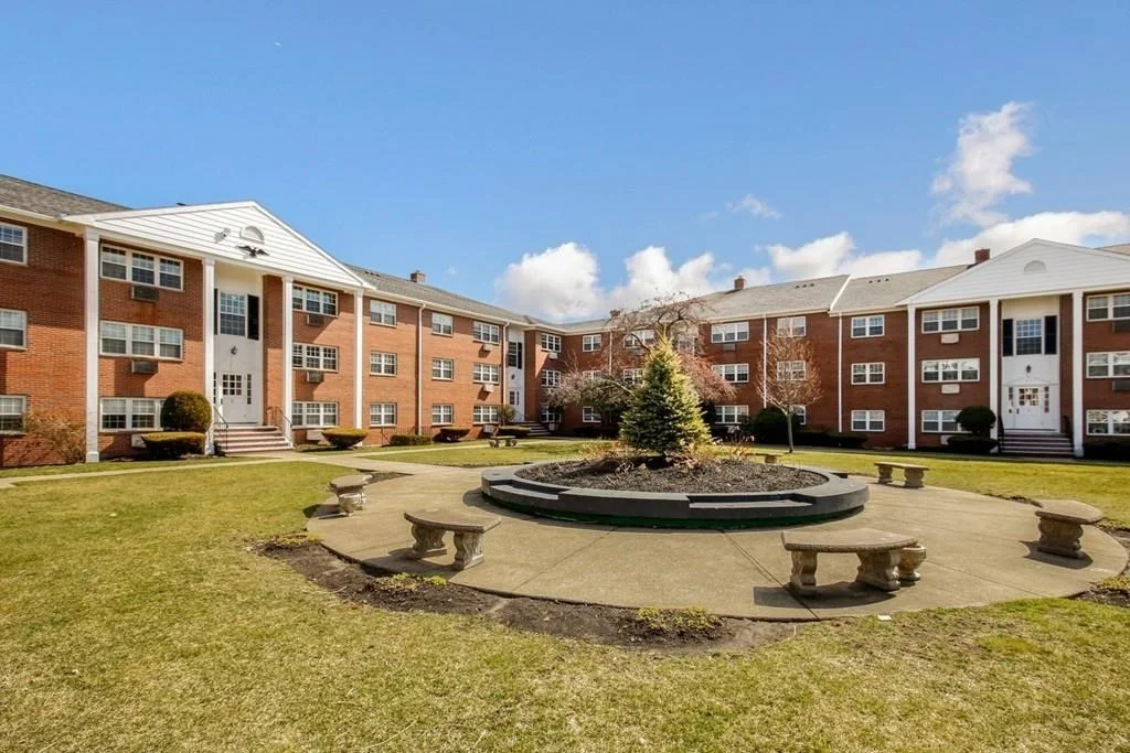 8 Old Colony, Arlington