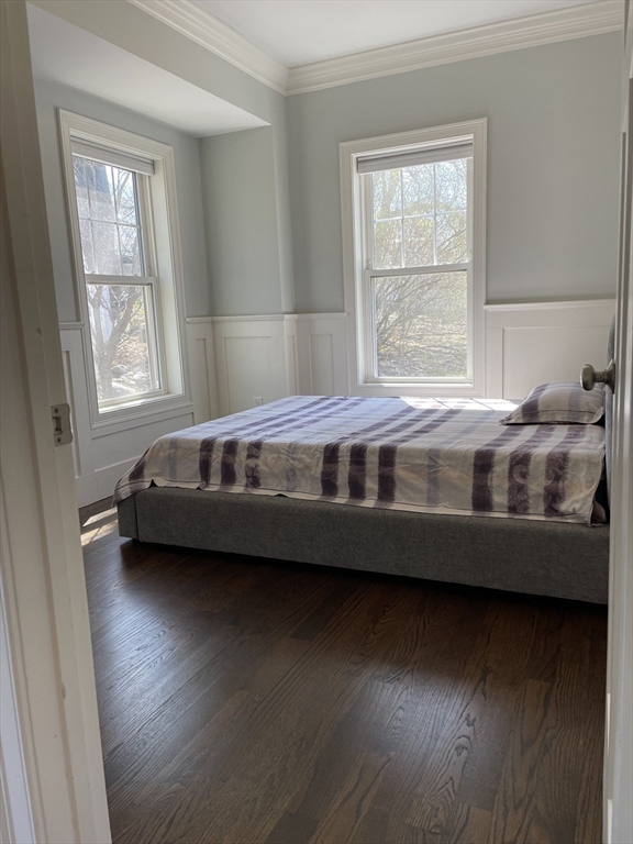 884 Chestnut St, Waban