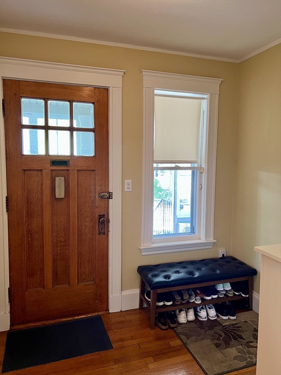 52 Mount Vernon St, Arlington Heights