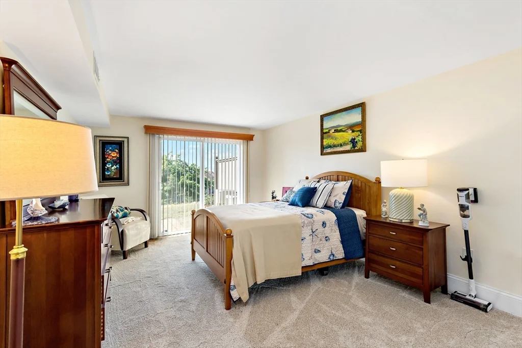 24 Ships View Ter, Buzzards Bay