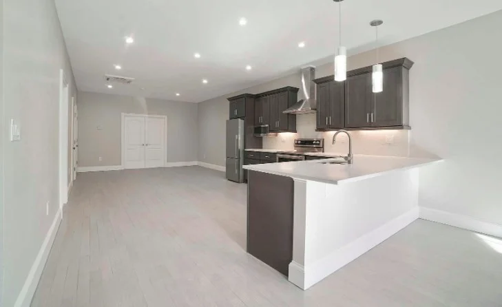 554 Massachusetts Ave, South End