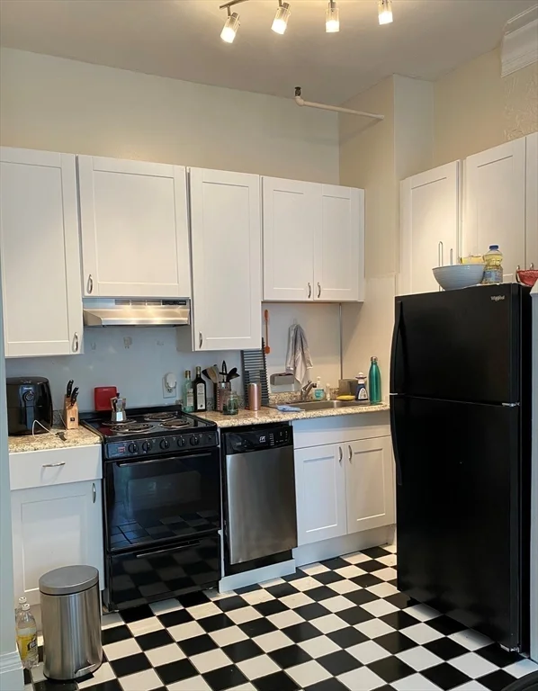 394 Marlborough St, Back Bay