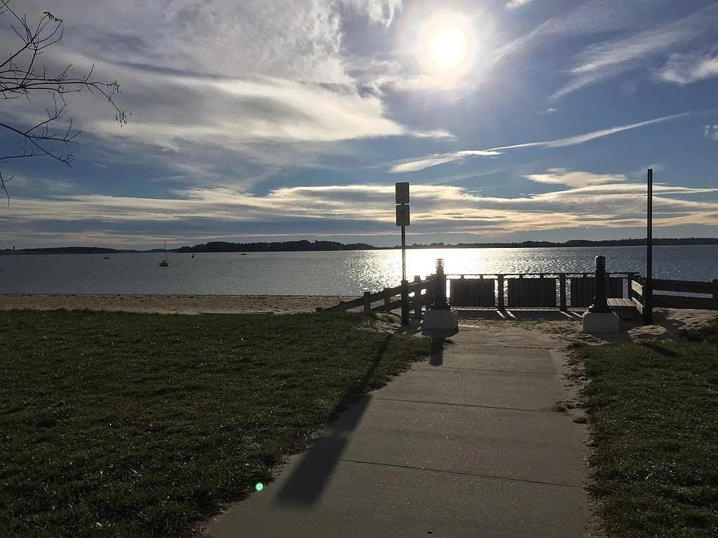 159 W 6th St, South Boston