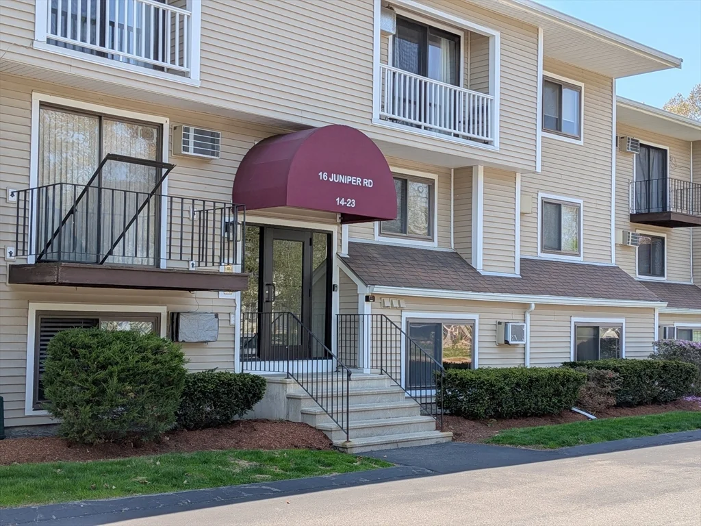 16 Juniper Rd, North Attleboro