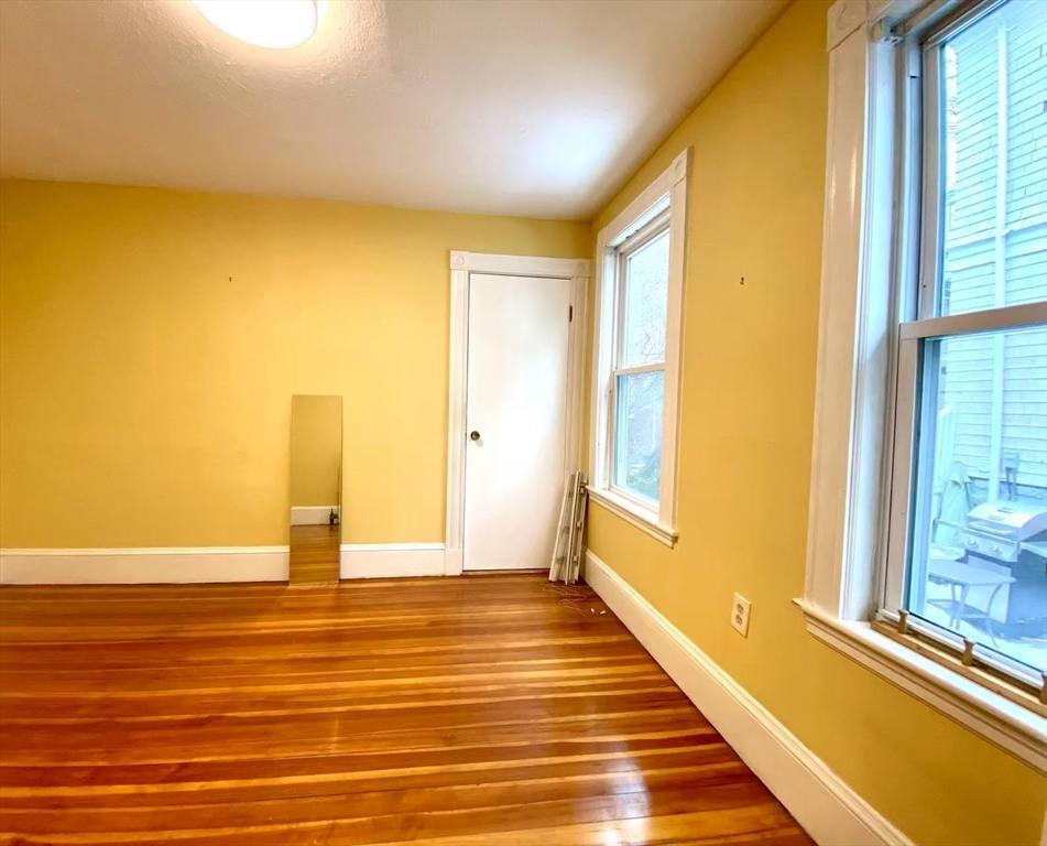 2 Dickson St, Somerville