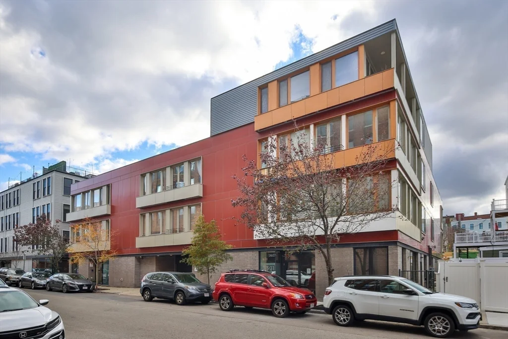 210 Bolton St, South Boston