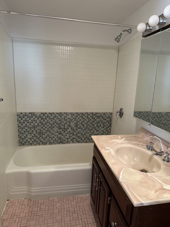 20 Hammond Pond Pkwy, Chestnut Hill