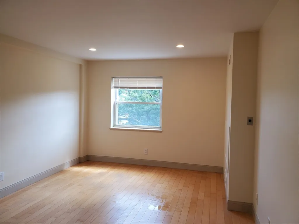 1600 Beacon St, Corey Hill