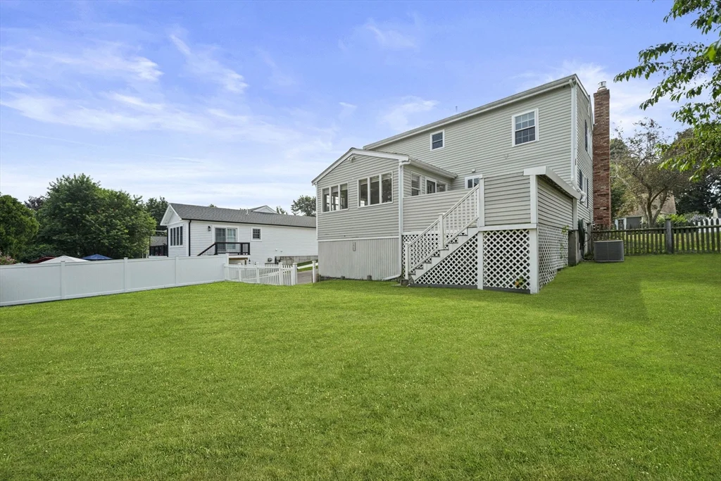 28 Hillside Ave, Stoneham