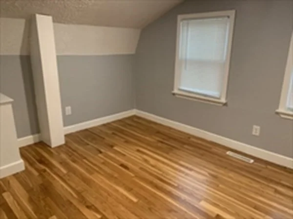 28 Paomet Rd, Weymouth