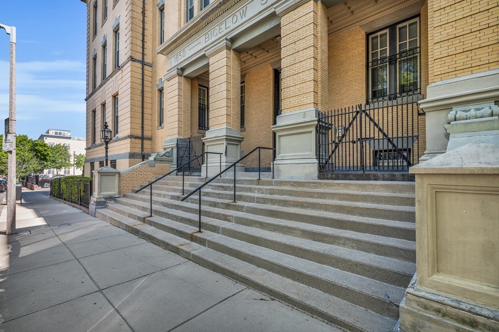 350 W 4th, South Boston