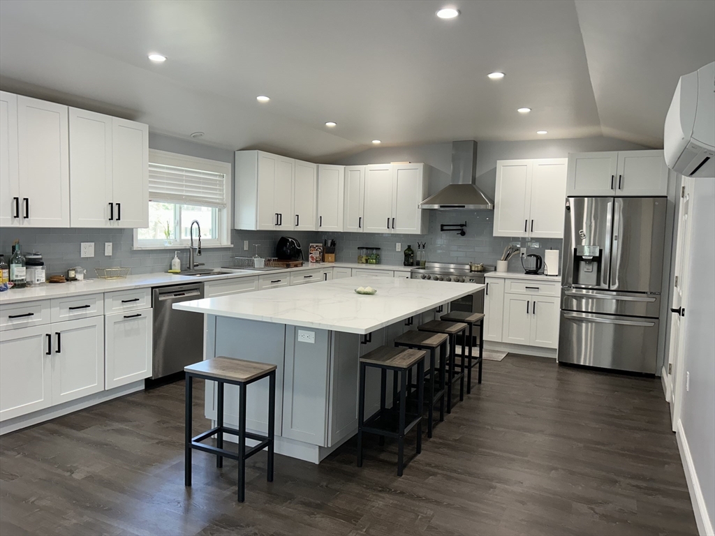 23 Joseph Rd, Framingham