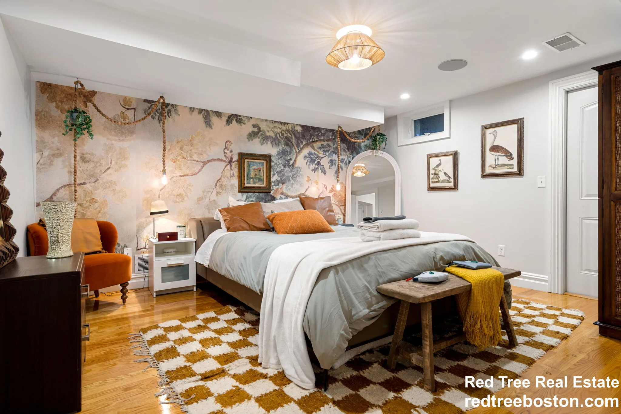 687 East 6th St, South Boston