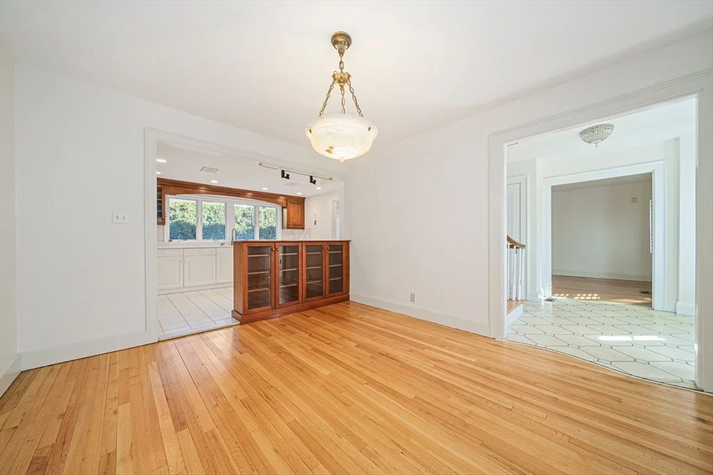 93 Lincoln Rd, Lawrence Estates
