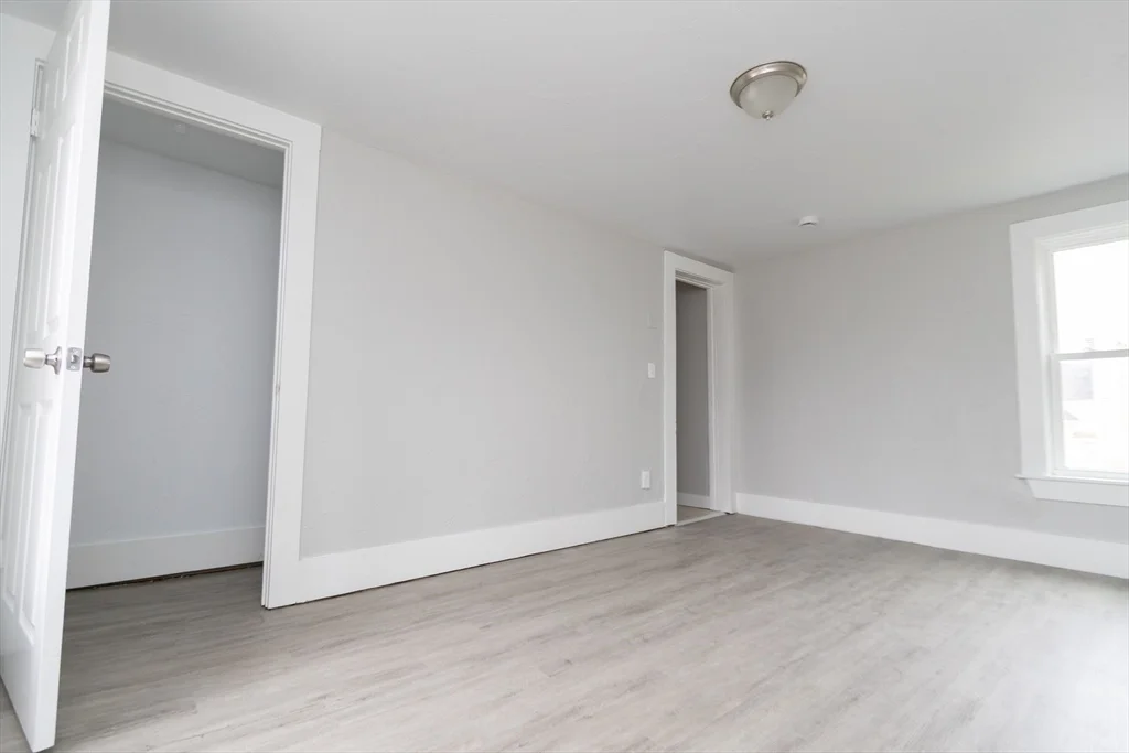 7 Central St, Hudson