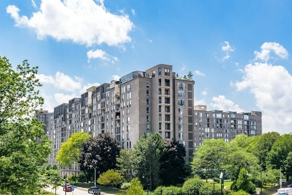 33 Pond Ave, Brookline Village