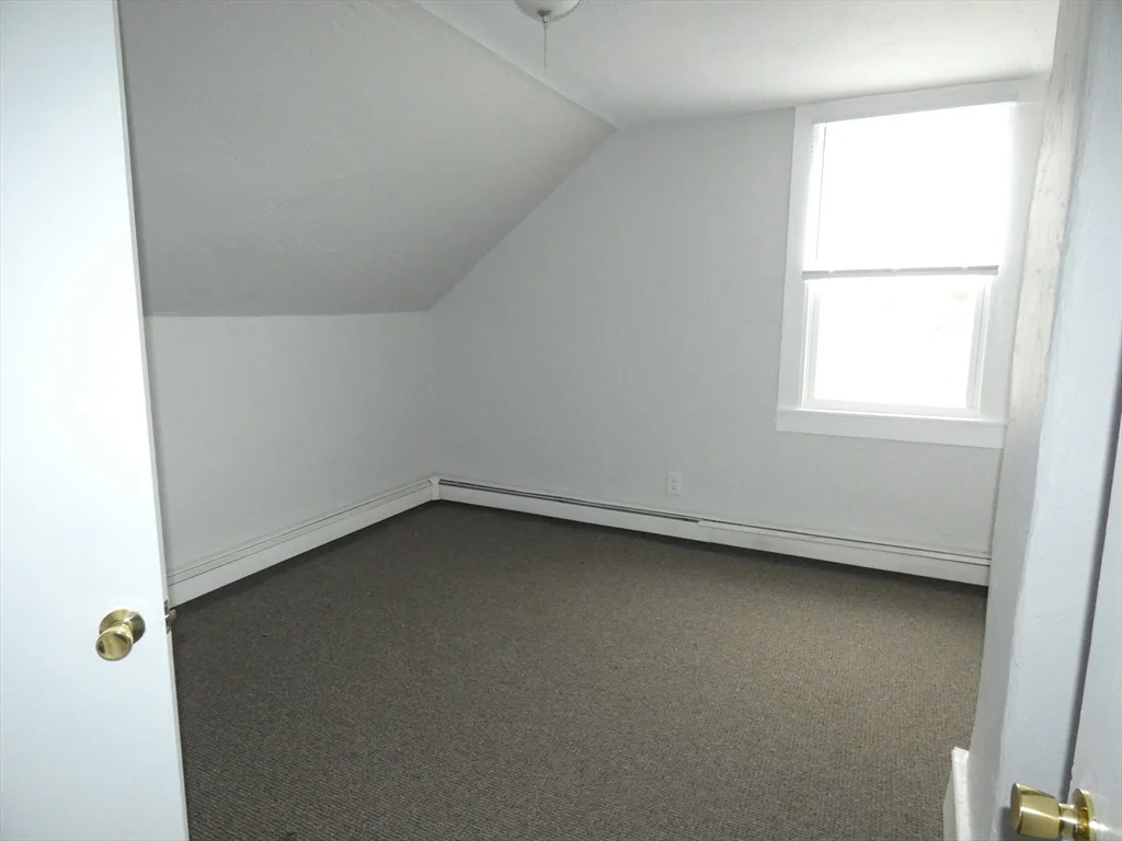 7 Greenwood St, Wakefield