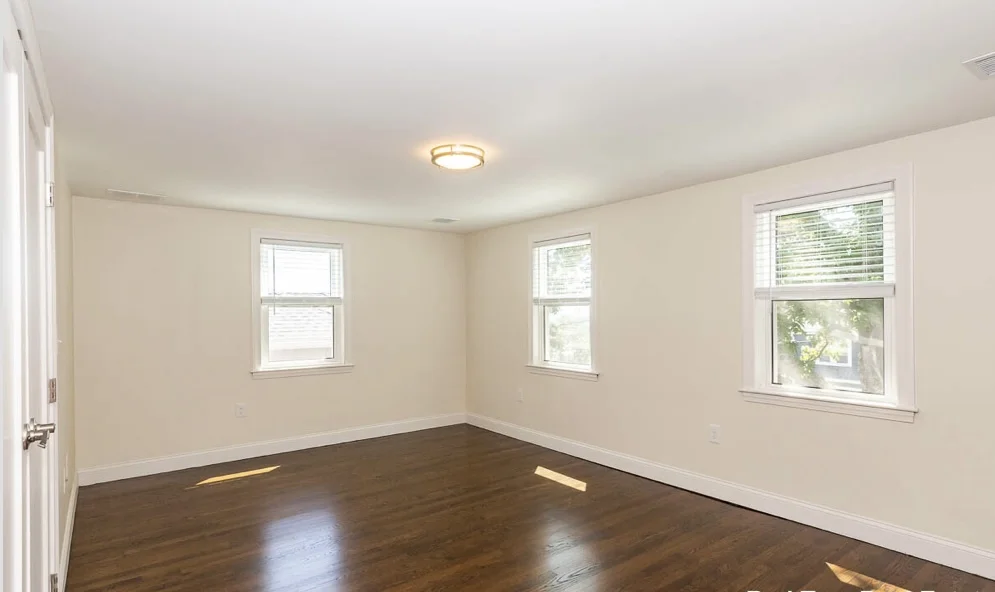 77 Rock Glen Rd, Medford