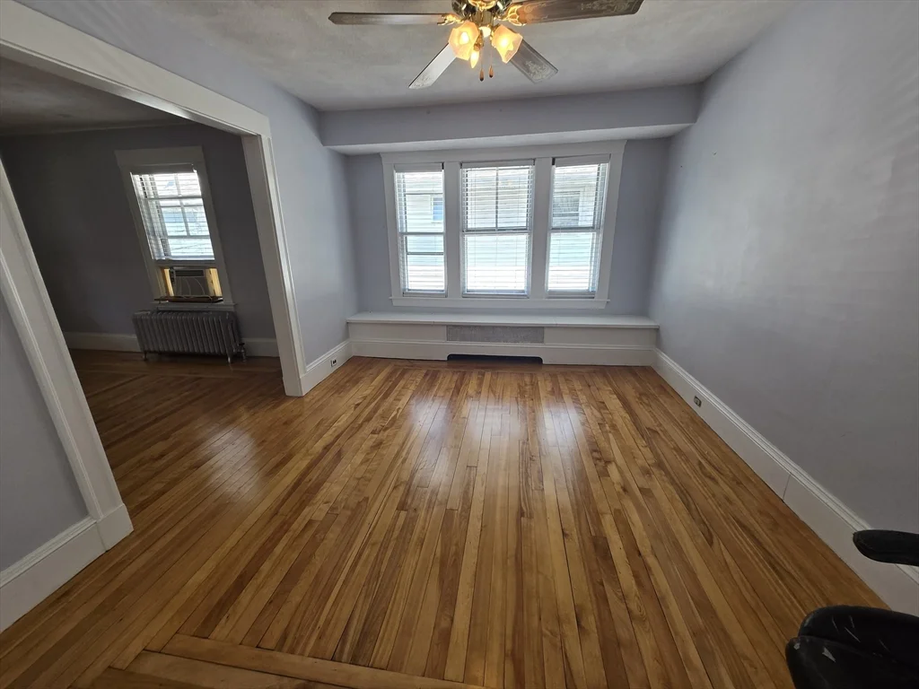 30 Maple Ave, Medford