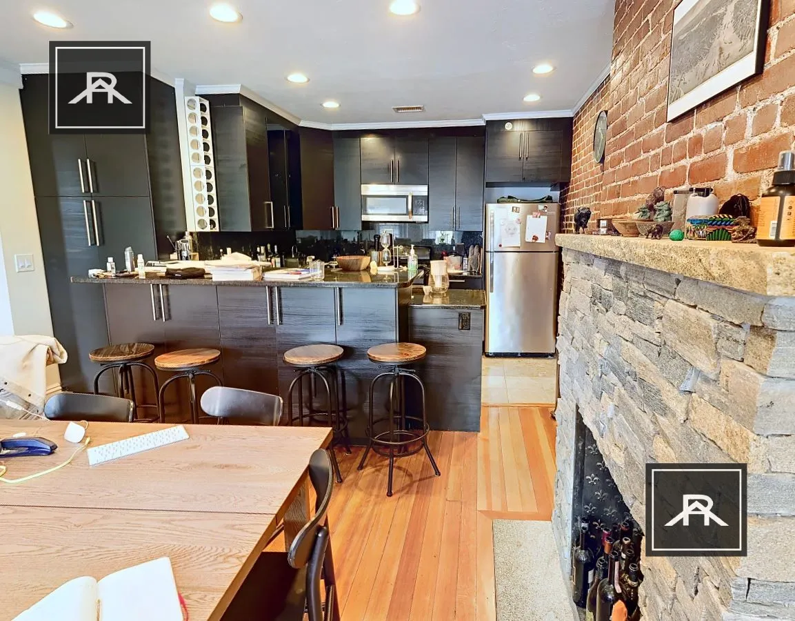 1616 Beacon St, Corey Hill