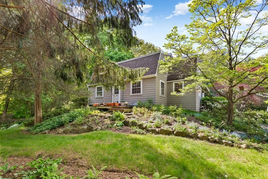 368 Main St, Lynnfield