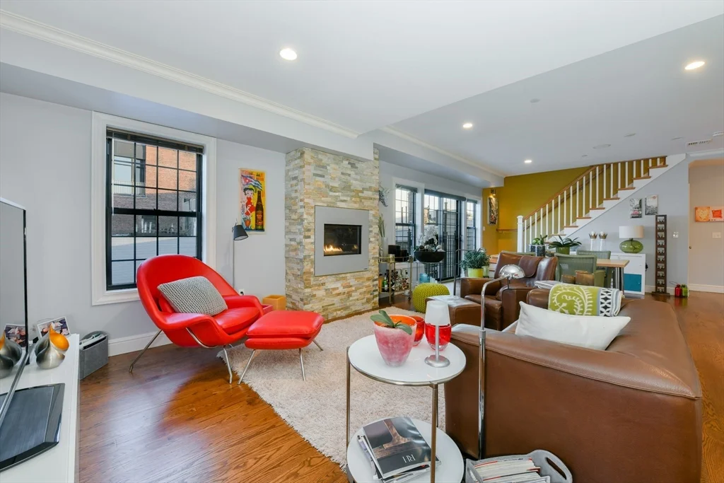 350 W Broadway, South Boston