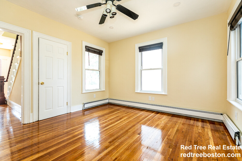 36 Pratt St, Allston