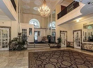 466 Commonwealth Ave, Fenway