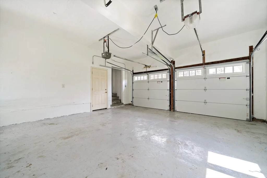 28 Mansfield Rd, Wellesley