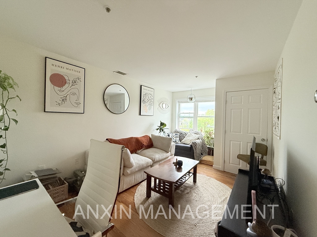 660 Cambridge St, East Cambridge