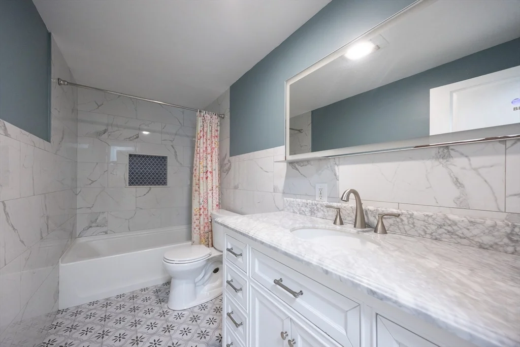 22 Suffolk Rd, Sharon