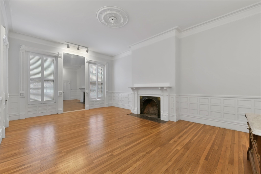 240 Marlborough St, Back Bay