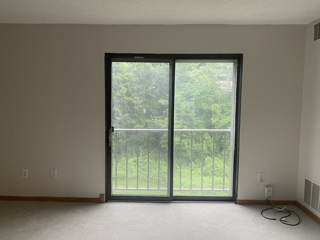 6 Village Way, Natick