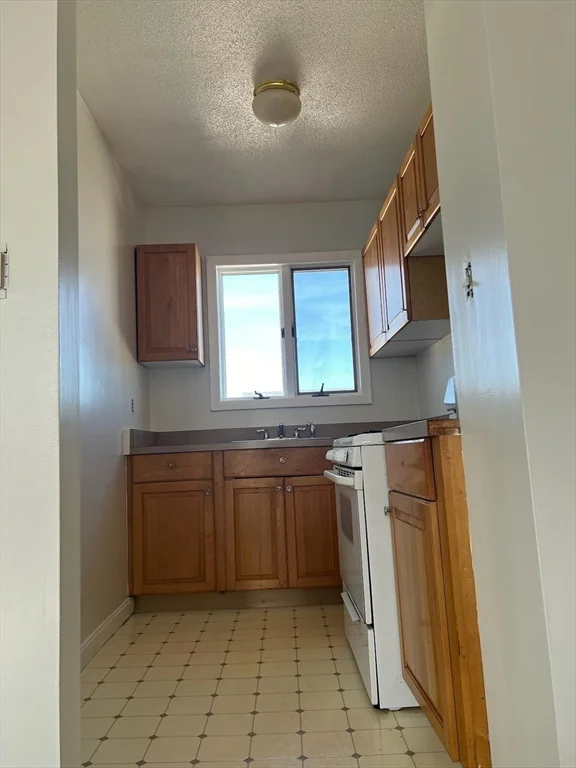 171 Tinkham St, New Bedford